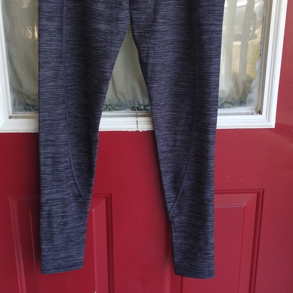 Victoria's secret incredible essential leggings with pockets size 8 NWT - Picture 8 of 10
